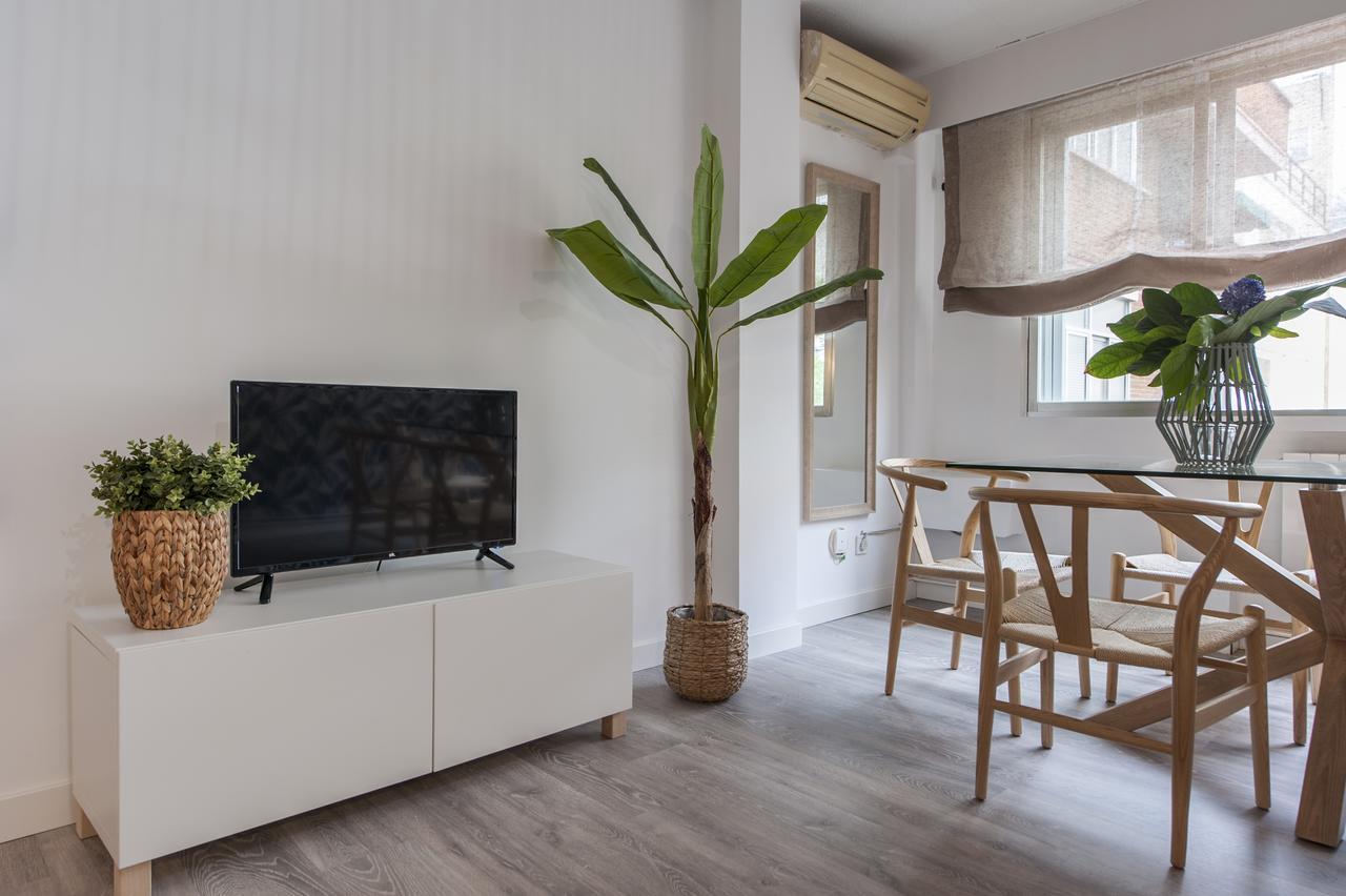 Principe De Vergara IV Apartment มาดริด ภายนอก รูปภาพ